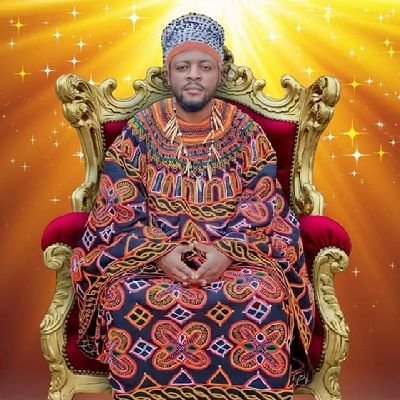 FangfuuhM's profile picture. an optimistic person who believes in fate and destiny