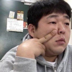 insungunzoum's profile picture. 