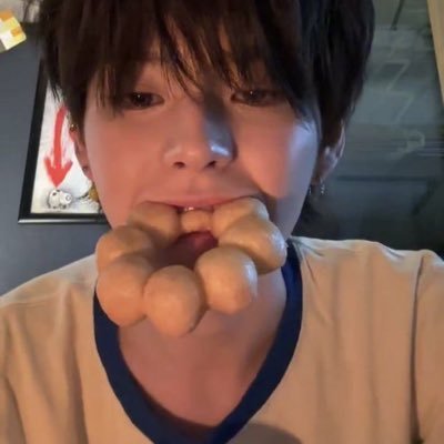 yoshiyoeim's profile picture. 구독계