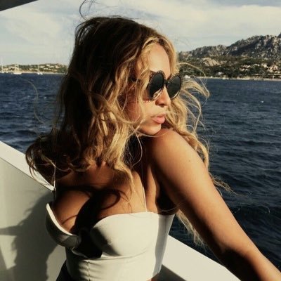 yxnaguni's profile picture. 