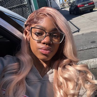 colormeniii's profile picture. 