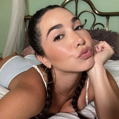 Karleygrey72243's profile picture. Feel free to inbox me guys am available for you guys let have some fun ❤️🥰