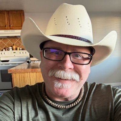 Ski_Scribe's profile picture. Newspaper guy for 27 years and counting. Make your bed. Call your mom. Boxing & ribeye fan. #Colorado via #BufNY #ChopWood #USMC Always be mindful.