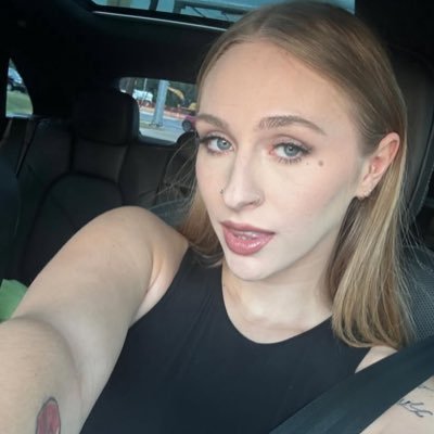 angelyoung134's profile picture. 