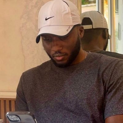 meen_alameen's profile picture. I’m not one for the advice, can I interest you in a sarcastic comment?   attorney || madridista || management : K💕