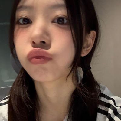 strwbearina's profile picture. 𓈒   #wlw   ୭ৎ     busy   woman   𝅄    🪞      ۪   ݁   𓈒