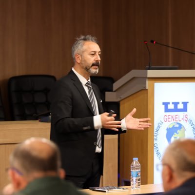 cagdaskupeli's profile picture. Hayvan ve çocuk hakları savunucusu , sendika uzmanlığı yapar, arada yazar, sosyoloji mezunu, medya ve iletişim çalışır, az gitar, az bağlama,  kick box yapar.