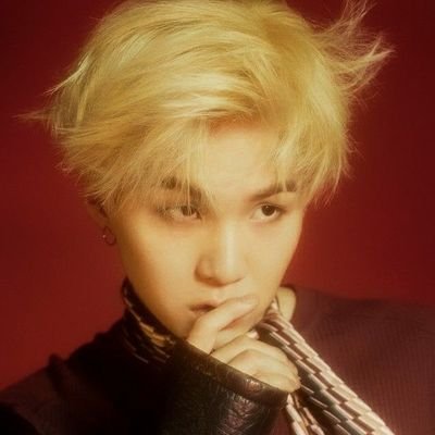 lizzybeom's profile picture. escribo au's y escucho música ^^