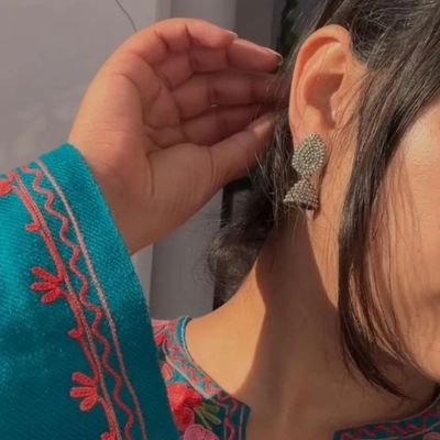Muskan869680's profile picture. 👑 ''Queen of my own 
                 little world,,👸. 

whoever follows  me I will  them follow back immediately ⭐ MSC. zoology student
