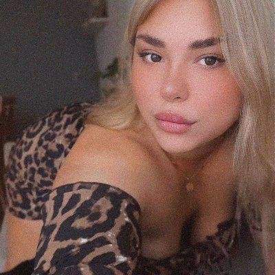 blonde_marie3's profile picture. Into black coffee & foodie fun ☕ California's taurus girl ♉ Dog & cat mom 🐾