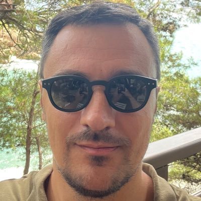 mladenfcb's profile picture. Trudim se da budem objektivan.