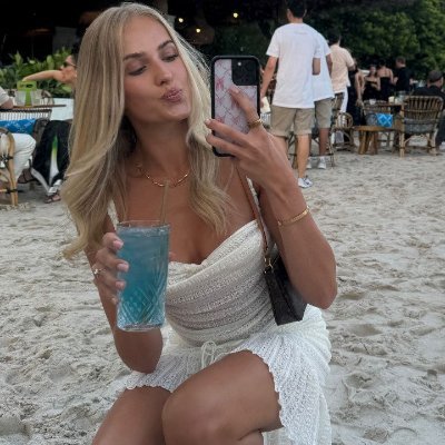 JesusMurie60102's profile picture. Curious about people, places, and the little wonders that shape our world.