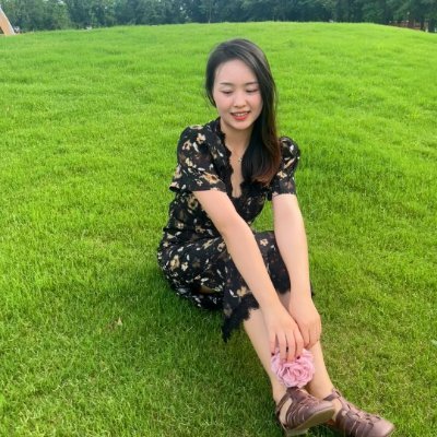 Hime28322895's profile picture. 在城市霓虹的映照下，我追寻着那难以言说的欲望，寻找属于自己的刺激与自由，有时候，表面的安静，不过是另一种渴望的悄然萌芽~