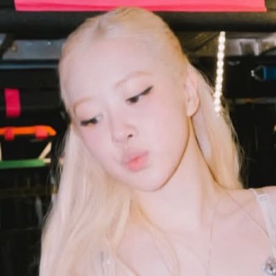 rosieoutsoldd's profile picture. for my number one girl / saw Rosé 12/07/25