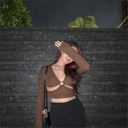 ovashakira18620's profile picture. 