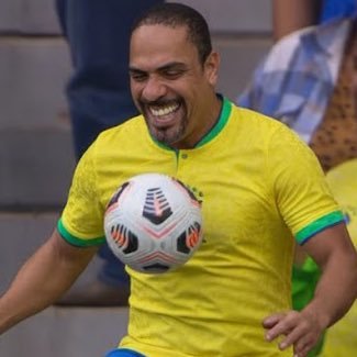 essediafoilouco's profile picture. Advogado. Contador de Histórias. Rei das Legendas👑