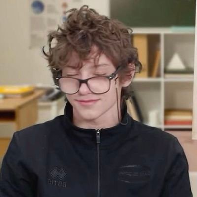 bearsossi's profile picture. f1 and kpop lover hehe