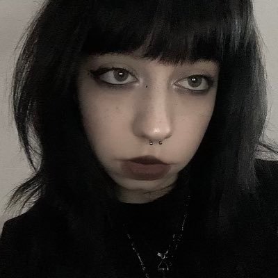 bagiravagyok's profile picture. “kitettem a képünket a wavy szobába” ott megtalálsz 8teen⏳