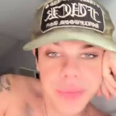 yungblud882's profile picture. 