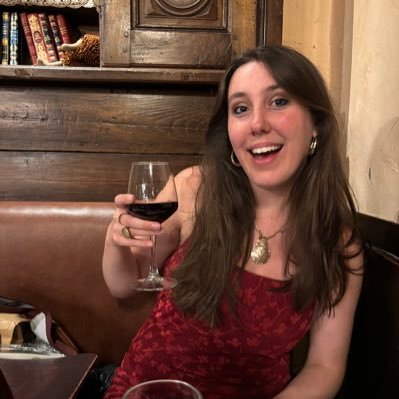 ella_delicate's profile picture. Brum/Ox. Somerville College 🍓🍊🌙🫐🐆🍸🍒🕯️🥐💌🖤🪞🪩🫒🕰️🔮🌱