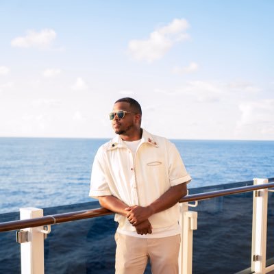 brokeybrown's profile picture. life is good. NEW YORK KNICKS!