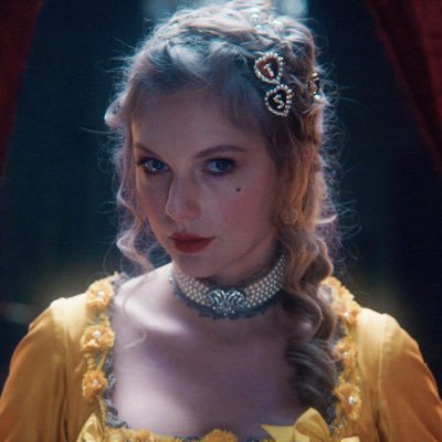 wandaclears's profile picture. “hidden by the lipstick and lace” 💍 saw Taylor! #1 wi$h li$t Stan! seeing Ariana 🫧 Ifb