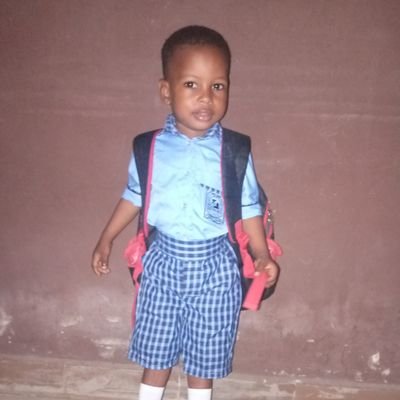 ogunlana11's profile picture. #UNITED🔴 #CR7❤️  #LASU 🎓#BAKER 🍞 #FishFarmer #MUSIC #ZANKU ☝️ INVENTORY MANAGER 👍