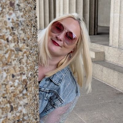 lj_original's profile picture. 💃🏼💚👾🎮