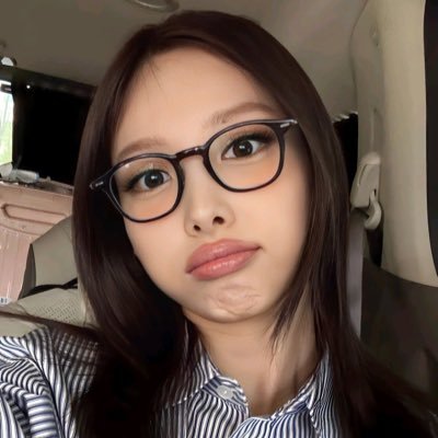 hailsreads67's profile picture. new to this whole booktwt thing