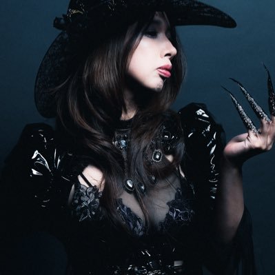 photo_shizuku's profile picture. Gott ist tot. 被写体(相互無償)。 廃墟・portrait・model・ruins・funeral・sinoalice･NIKKE