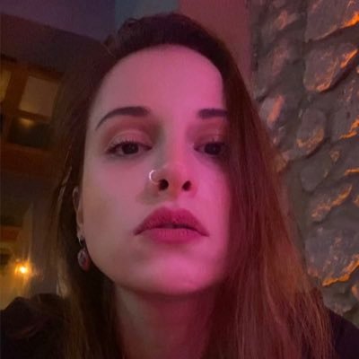 ebrucan_krc's profile picture. ❌DM ❌ ——————————————————-Sosyoloji ve rock'n roll arasında sıkışmış bir sanat sepet sevdalısı. Arada sisteme çemkirir, sonra çay içer.
