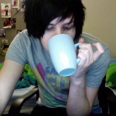 leatherlester's profile picture. @hamsterlester is where its AT