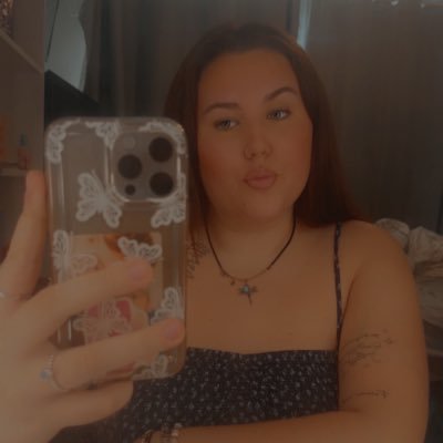 xmeganrebeccax's profile picture. ✨in my darkest place you were my guide✨  red girl, always❤️