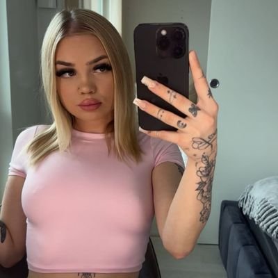20asa_'s profile picture. 20🙂‍↕️ My mental health depends on my hockey team 😂 #gohabsgo 🇨🇦🏒