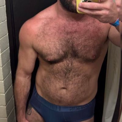 effyfuxxx's profile picture. just ask to follow if you want 👀🤤🥵check out the link for the spicy stuff and say hey
