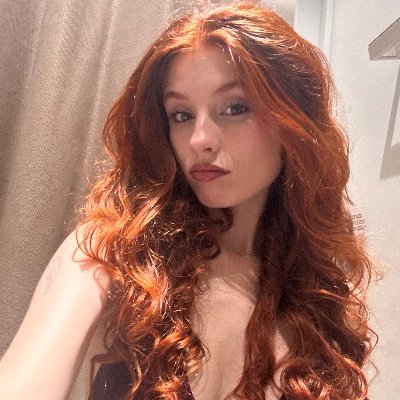 whateverislara's profile picture. Estoy aquí por los memes