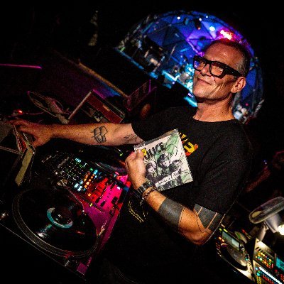 MMMeniga's profile picture. sound provider & positive lifestyle supporter