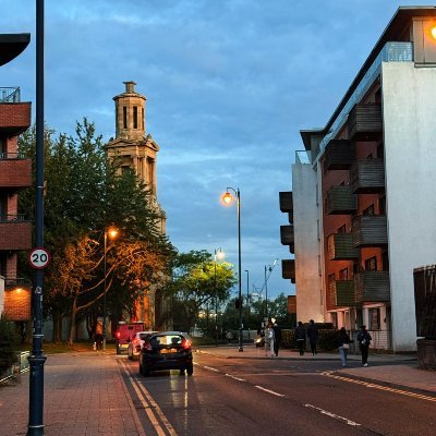 Rose_llo1991's profile picture. My soul is in London, but my heart lives in a book.