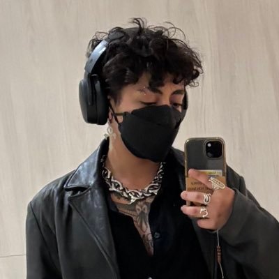 transgressiv3's profile picture. mad & angry. formerly @icedlattewoat