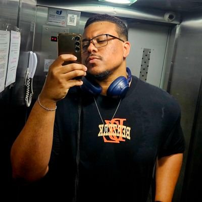 RafaelTexeira32's profile picture. Formado em ADS | Analista de Dados | Python 🐍| SQL 🏦 | Power BI 📊 | Excel 📈 
Assuntos techs, músicas e zoeira. 🤓