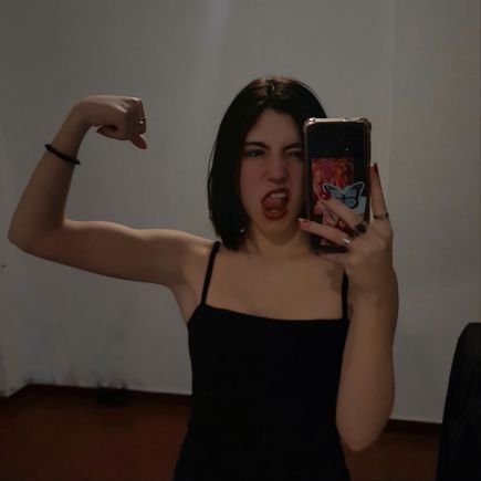 maarmorandi's profile picture. a veces hago boludeces en internet:)