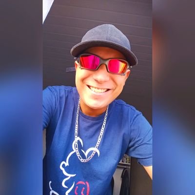 alveskau94's profile picture. 