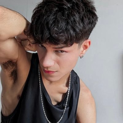 Uel_77's profile picture. De nuevo por aquí..