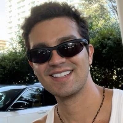 luannmeteor's profile picture. luan santana & cultura pop.