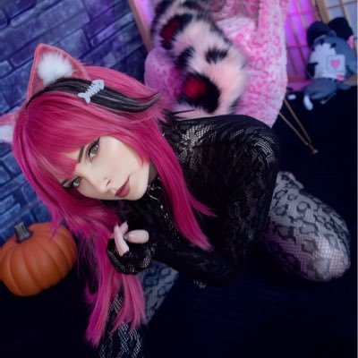 Frailuwu's profile picture. Cosplayer 🩷 Community Discord: https://t.co/zimQCBb4Vg