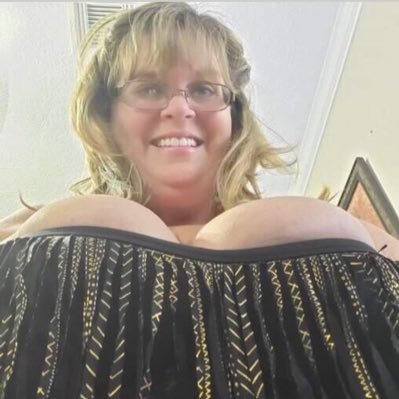 chgg36788584's profile picture. I lost all my followers trying to regain them back I’m very nice woman so follow me and dm