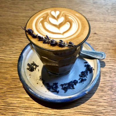 CozyAesthetic's profile picture. For lovers of cozy light, vintage corners, and quiet moments ✨