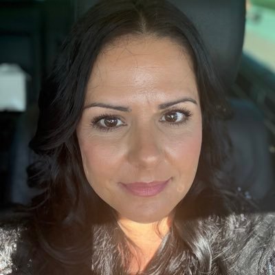 Mishl_Dias's profile picture. Licensed Paralegal, Notary Public