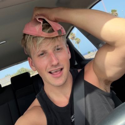 dutchblondsport's profile picture. Not your average guy who likes risky, public content! gym content and travels around the world 🌍