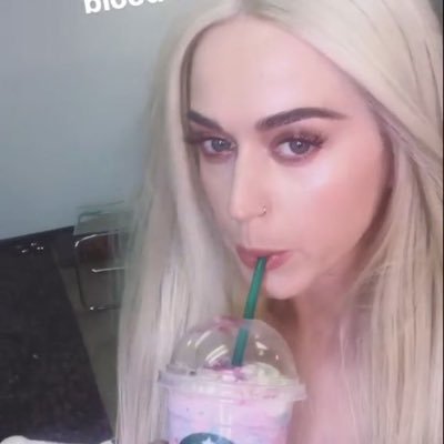 perryschained's profile picture. 🍓🍭🌻👁️🎪🦋 ✦ fan account